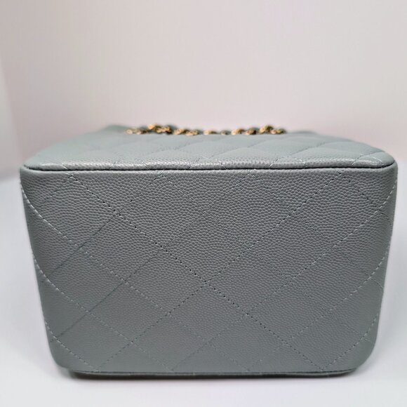 Chanel Rare Light Grey Quilted Caviar Leather Small Bucket Drawstring Bag - Picture 6 of 16